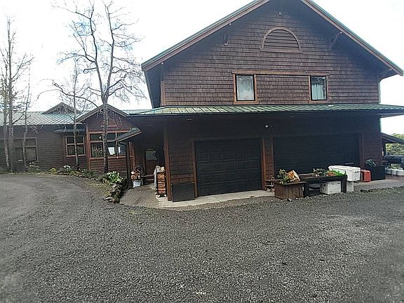 3rd image of 342 Larkspur Ln