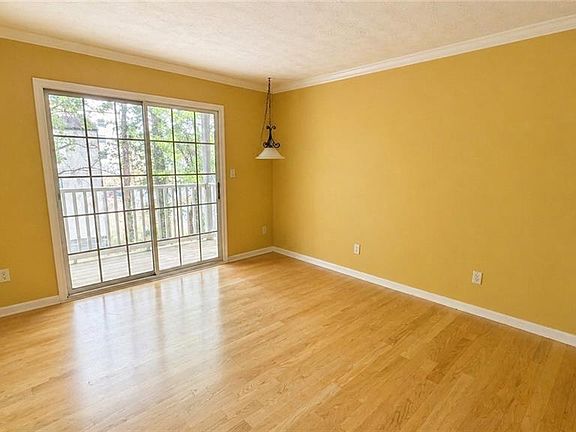 4th image of 3120 Seven Pines Ct Unit 202