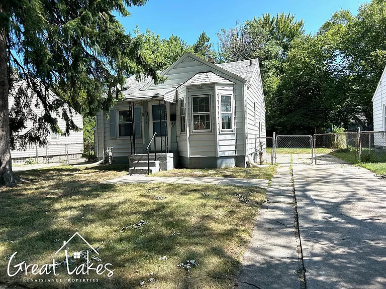 19323 Kenosha St — Photo 1