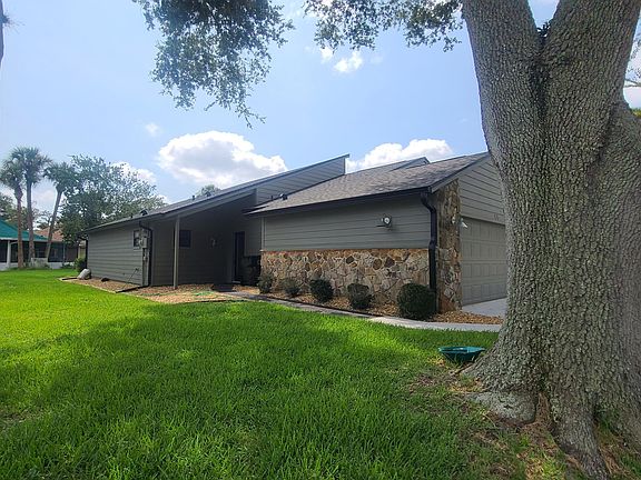2nd image of 176 Gull Cir N