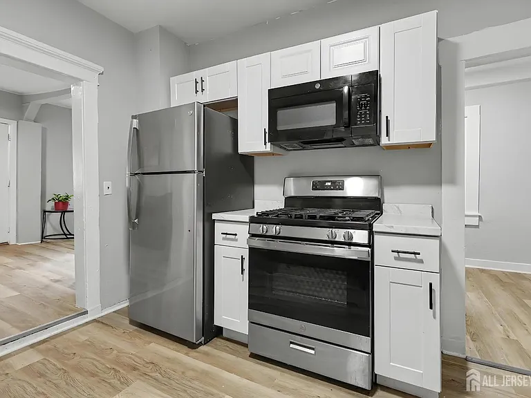181 Hale St — Photo 10