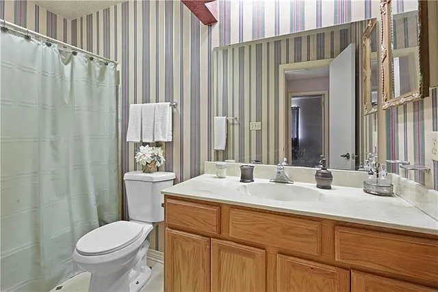 117 S Queens Dr — Photo 13