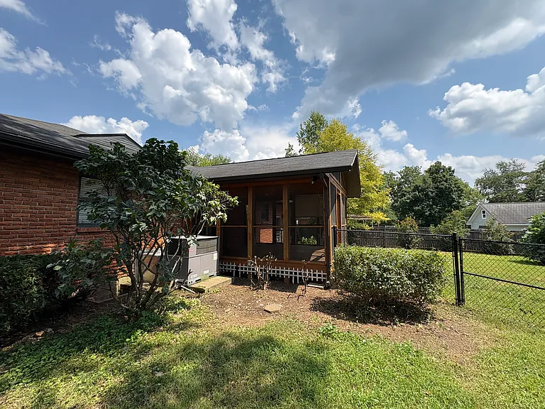 317 Verbena Dr — Photo 22
