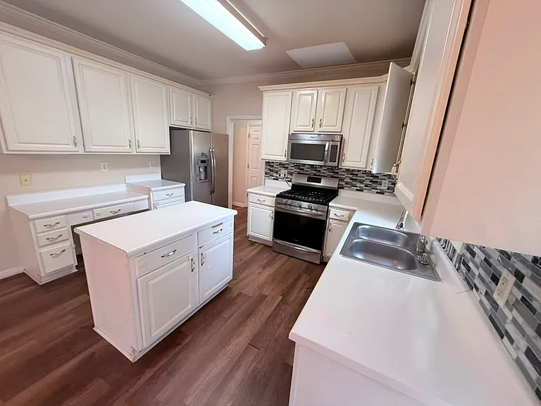 1227 Mandalay Ct — Photo 10