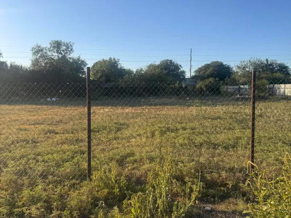 10 E 28th St #8A, San Angelo, TX 76903