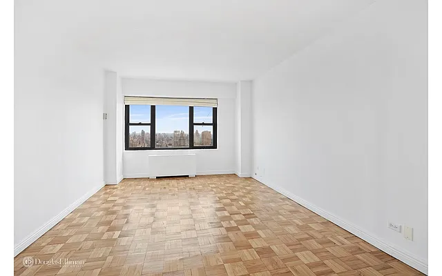 Rented by Douglas Elliman | media 14