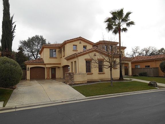 3rd image of 609 Barcelona Ct