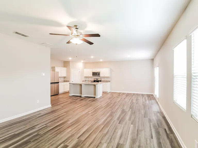 4009 Kendrick Cir — Photo 5