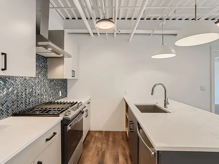 1102 Pearl St #302 — Photo 9