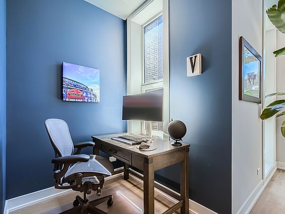 5th image of 1462 W Winnemac Ave #2