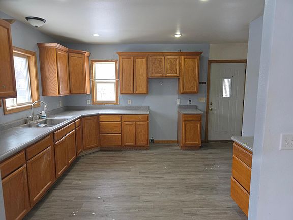 5th image of 430 N Valley Dr