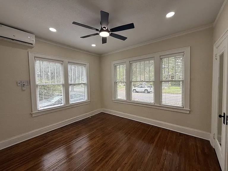 2738 Riverside Ave #14 — Photo 9