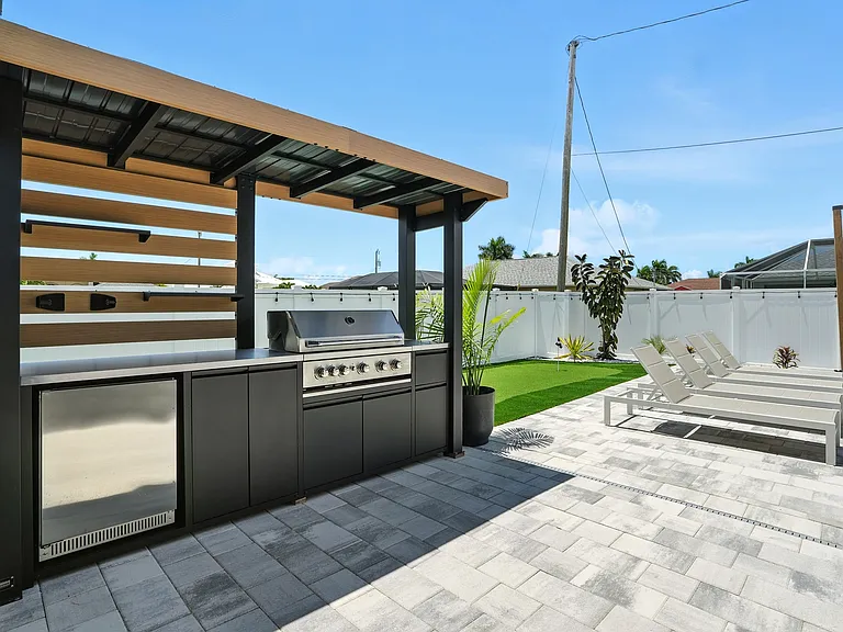 4226 SW 13th Ave — Photo 44