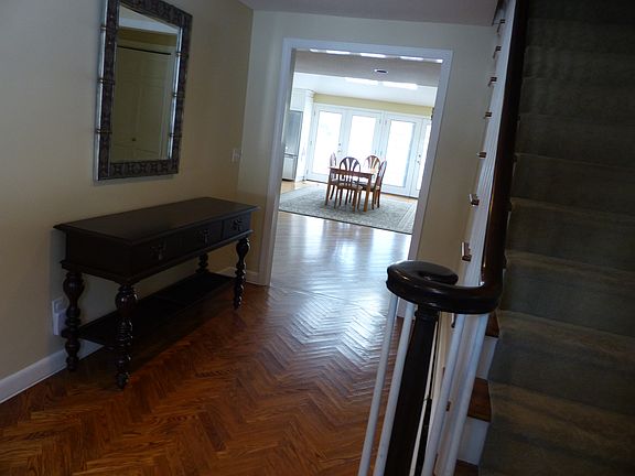 Foyer, looking into kitchen
