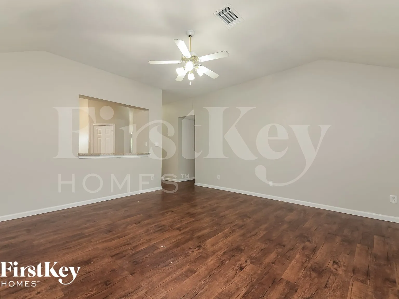 3 bed, 2.0 bath, 1699 sqft, $2,075 — Photo 4