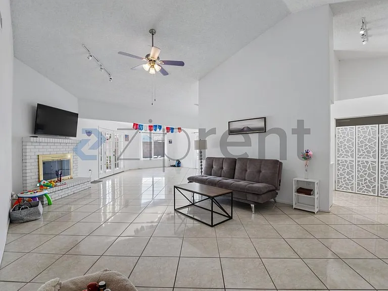 1157 E Encinas Ave — Photo 6