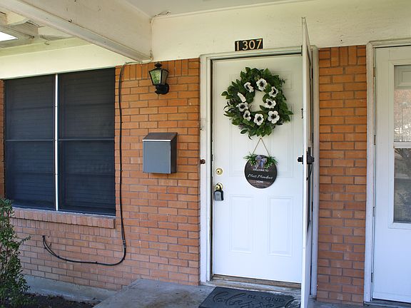 2nd image of 1307 N Morris St #1307