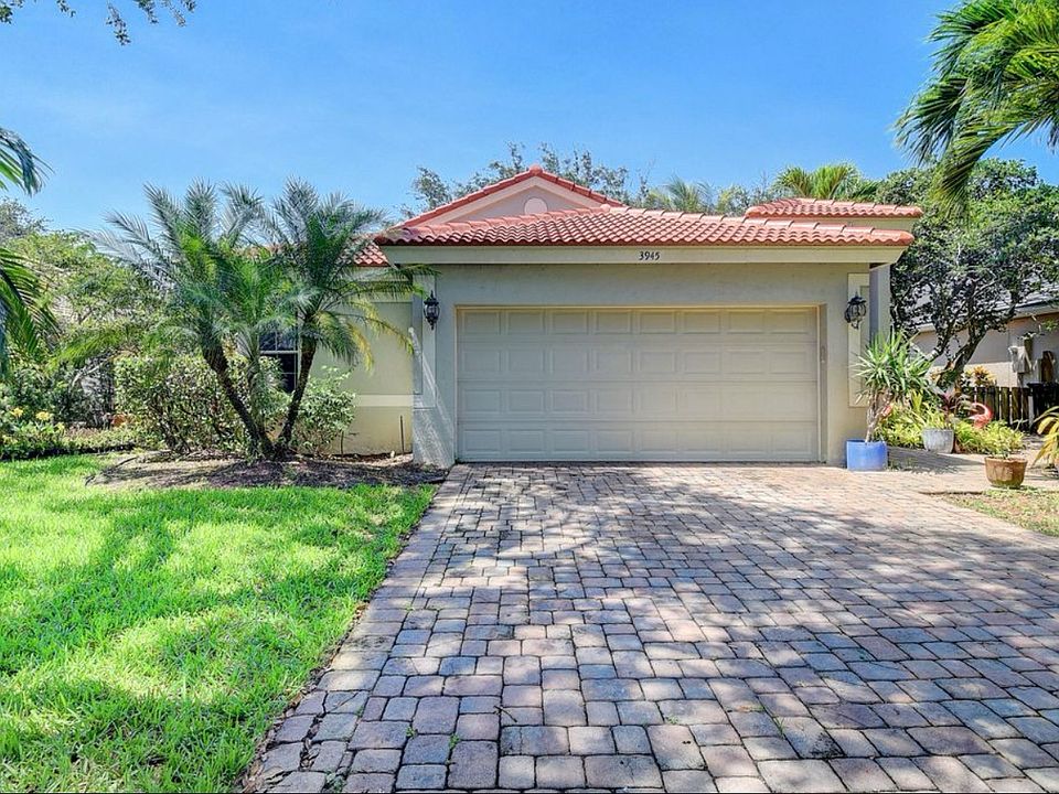 2nd image of 3945 Sea Grape Cir