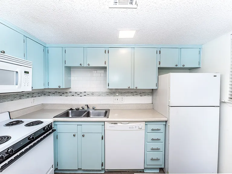 3405 Helms St — Photo 5