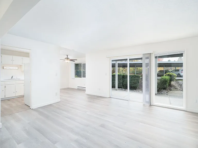 French Chateau Apartments — Photo 17