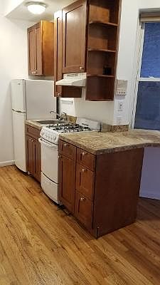4th image of 216 E 77th St APT 2A