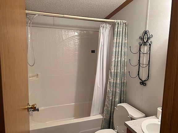 2nd image of 4161 Doral Dr