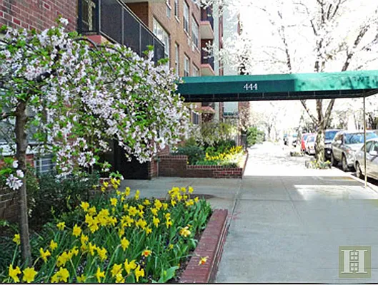 Sold by Excelle Realty Group LTD | media 4