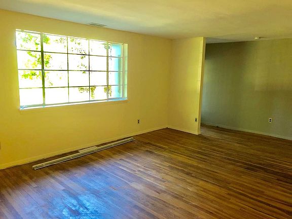 5th image of 3220 Curry St