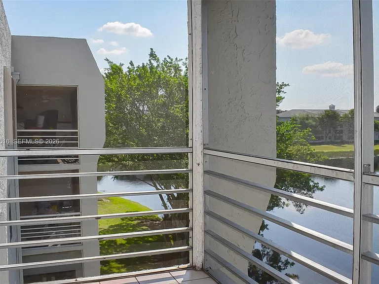 9230 Lagoon Pl #411 — Photo 15