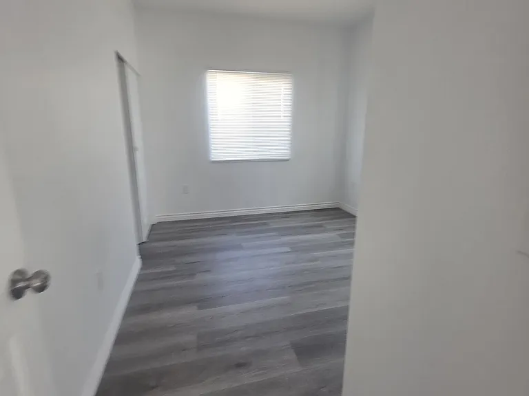 Cedar St — Photo 14
