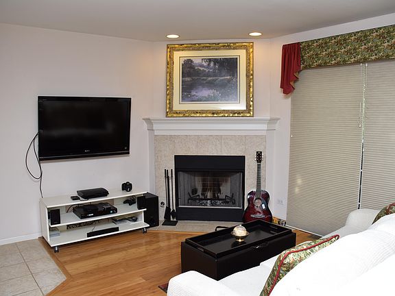 3rd image of 1681 W Ethans Glen Dr