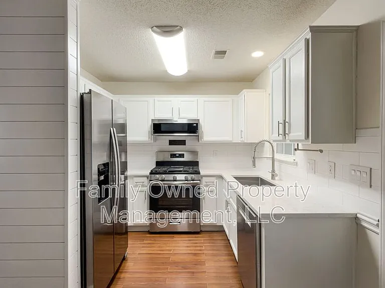 502 Tree Branch Cir — Photo 13