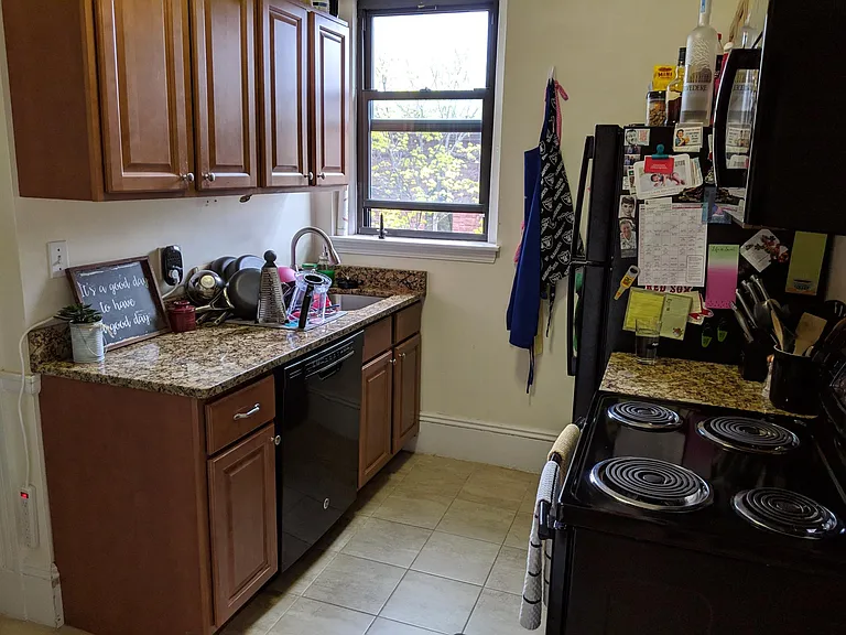 196 Saint Botolph St #3R — Photo 4