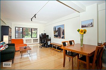 2nd image of 333 E 55th St APT 4H