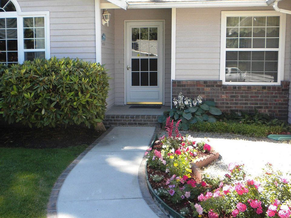 1st image of 403 W Appaloosa Ave