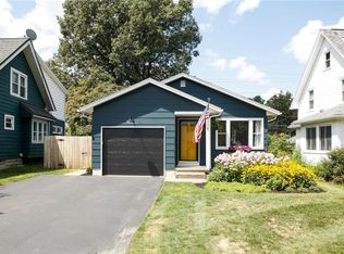 199 Chesterfield Dr, Rochester, NY 14612