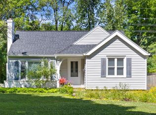 957 S Grosvenor Rd, Rochester, NY 14618