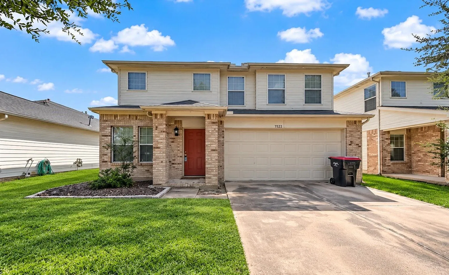 4 bed, 2.5 bath, 2260 sqft, $2,200 — Photo 3
