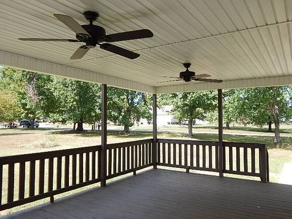 3rd image of 372 Brandon Dr