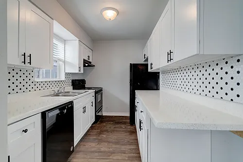 303 E 9th St #20 Photo 1