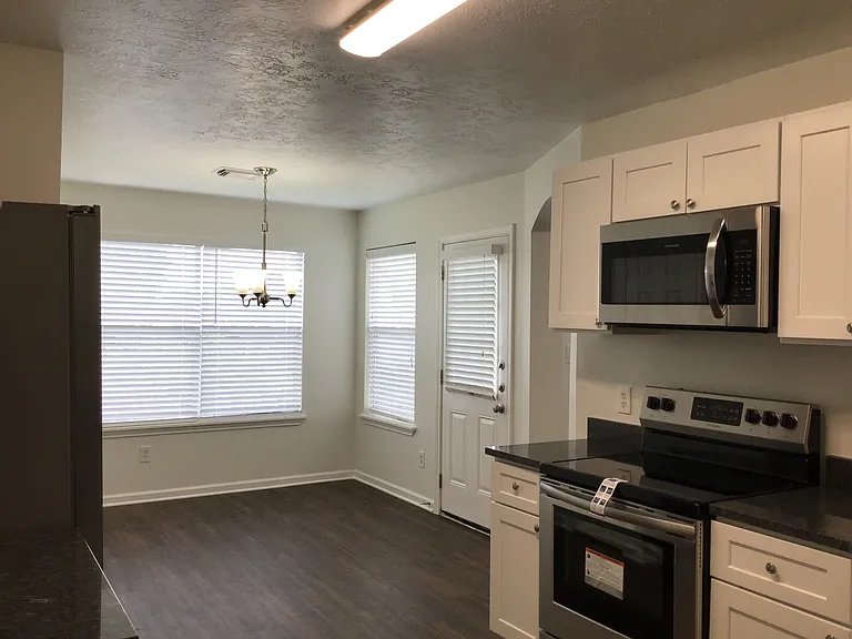 327 Leisure Ln — Photo 7