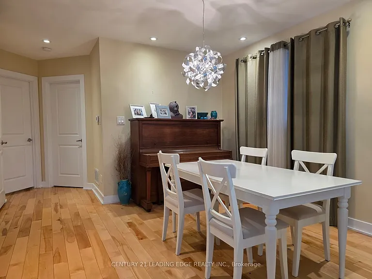 177 Fallingbrook Rd — Photo 9