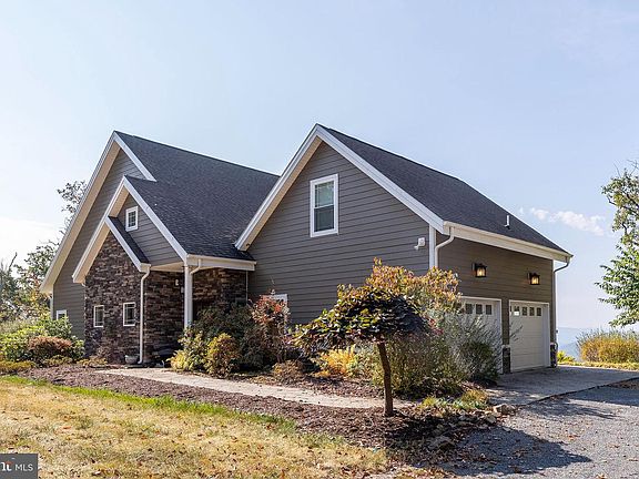 3rd image of 1239 Top Of The Mountain Rd