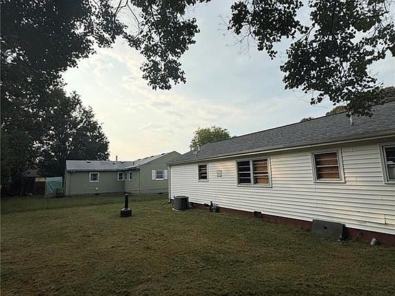 3rd image of 8019 Arrowwood Ct