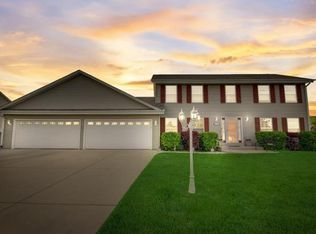 5730 Eagle Point Dr, Racine, WI 53406