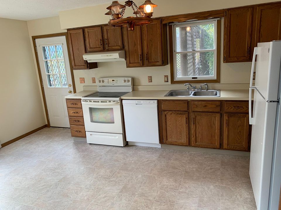 2nd image of 44 Fairview Ave