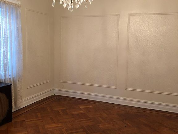 3rd image of 3904 Laurel Ave