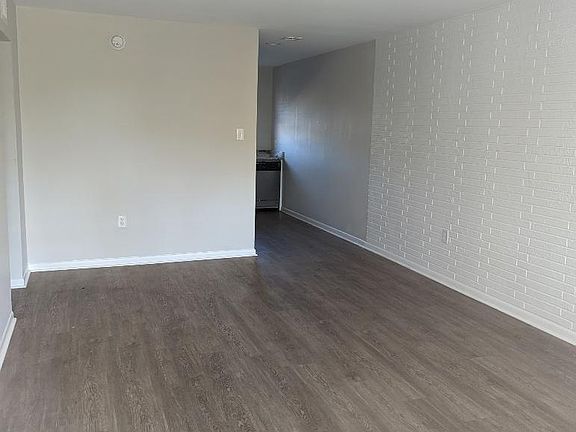 2nd image of 361 41st Ave N #10