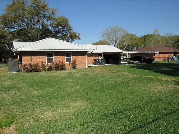 4th image of 1708 Heights Dr