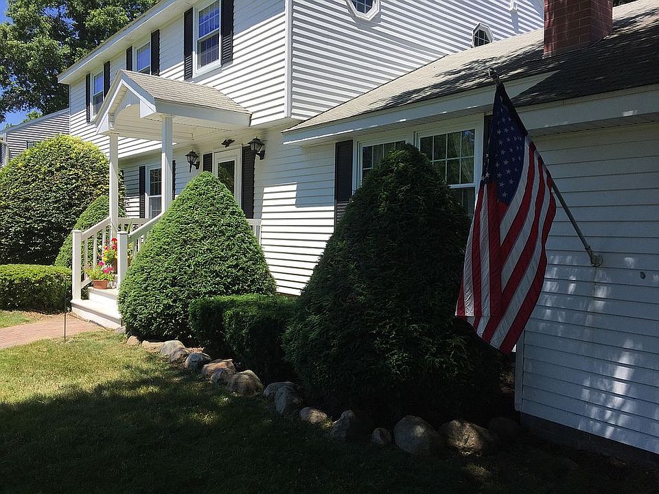 2nd image of 19 Conifer Dr